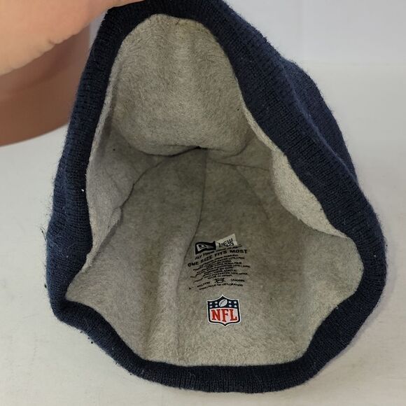 Houston Texans New Era Navy Repeat Cuffed Knit Hat with Pom - Picture 8 of 9